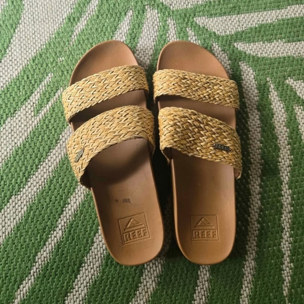 Reef Woven Sandals in Tan-Cushion Sole Womens Sz 8